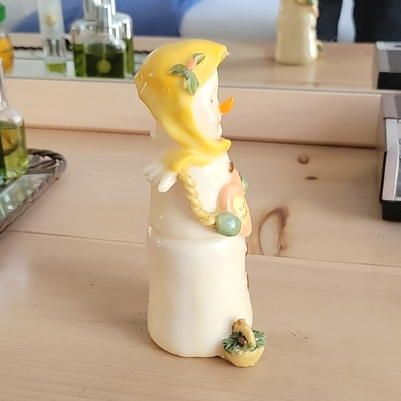 Vintage Acrylic Snowwomen Figurine - Picture 2 of 5